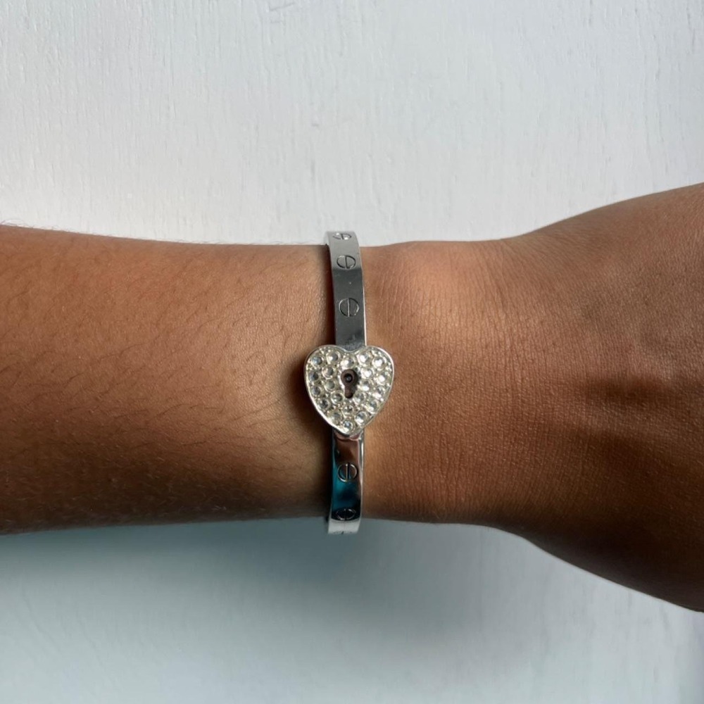 SILVER TONE HEART RHINESTONE BANGLE BRACELET